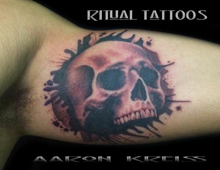 Tattoos - ink spattered black n grey skull - 102155